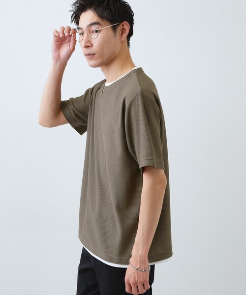 THE SHOP TK (ザ ショップ ティーケー )の「【一枚でコーディネートが完成!】レイヤード風 キーネック 半袖Tシャツ 洗濯機OK(Tシャツ/カットソー・メンズ・ダークブラウン/ブルーグリーン/ブラック/オフホワイト/ネイビー/ライトグレー/モスグリーン/ライトベージュ・04/02/03)」の12枚目の写真