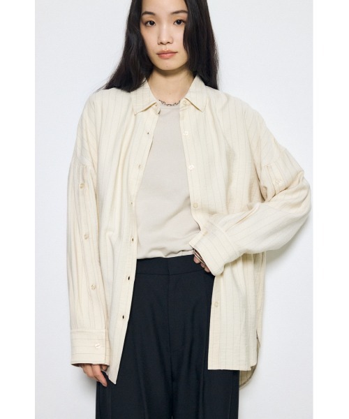 AZUL by moussy(アズールバイマウジー)の「スリーブボタンストライプシャツ(シャツ/ブラウス・レディース・ブルー系その他3/ベージュ系その他/ブルー系その他・SMALL/MEDIUM)」の5枚目の写真