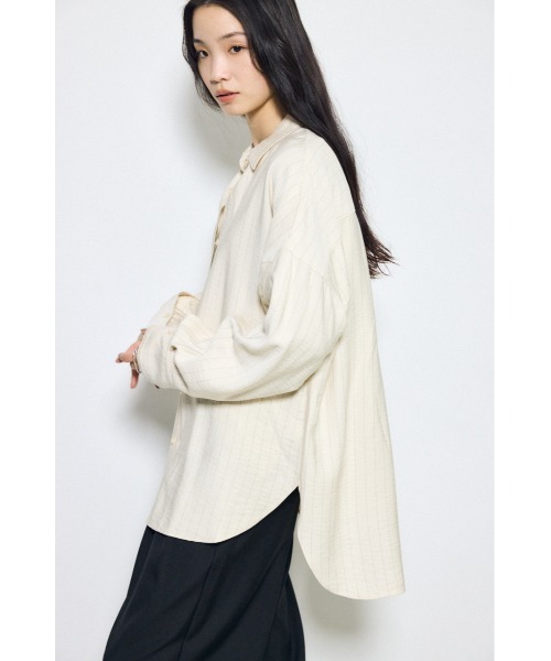 AZUL by moussy(アズールバイマウジー)の「スリーブボタンストライプシャツ(シャツ/ブラウス・レディース・ブルー系その他3/ベージュ系その他/ブルー系その他・SMALL/MEDIUM)」の9枚目の写真