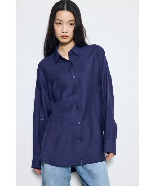 AZUL by moussy(アズールバイマウジー)の「スリーブボタンストライプシャツ(シャツ/ブラウス・レディース・ブルー系その他3/ベージュ系その他/ブルー系その他・SMALL/MEDIUM)」の14枚目の写真