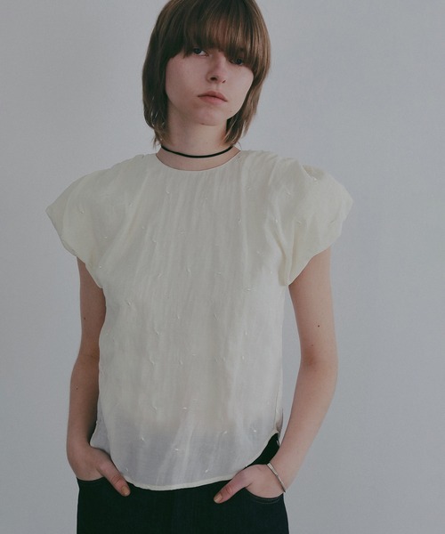 MANOF(マノフ)の「DOT EMBROIDERY BLOUSE(シャツ/ブラウス・レディース・ブラック/アイボリー/ベージュ・F)」の13枚目の写真