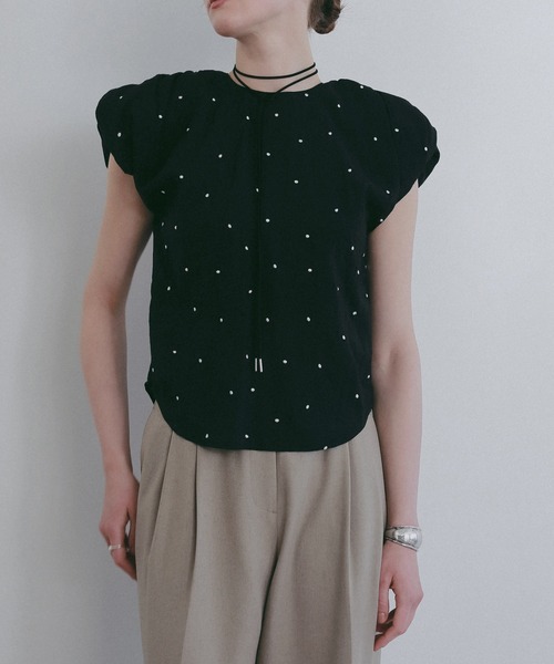 MANOF(マノフ)の「DOT EMBROIDERY BLOUSE(シャツ/ブラウス・レディース・ブラック/アイボリー/ベージュ・F)」の21枚目の写真