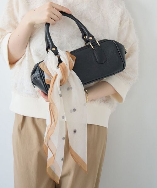 le.coeur blanc（ルクールブラン）の「《WEB限定アイテム》シフォンアソート柄スカーフ（バンダナ/スカーフ・レディース・ブラウン系その他2/ブルー系その他4/ホワイト系その他・FREE）」の5枚目の写真