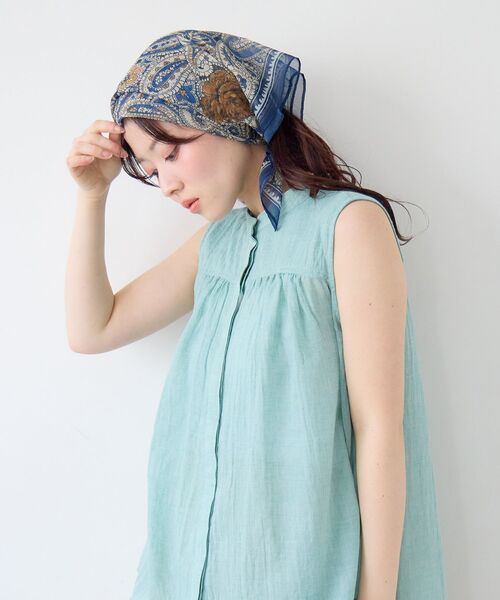 le.coeur blanc（ルクールブラン）の「《WEB限定アイテム》シフォンアソート柄スカーフ（バンダナ/スカーフ・レディース・ブラウン系その他2/ブルー系その他4/ホワイト系その他・FREE）」の15枚目の写真