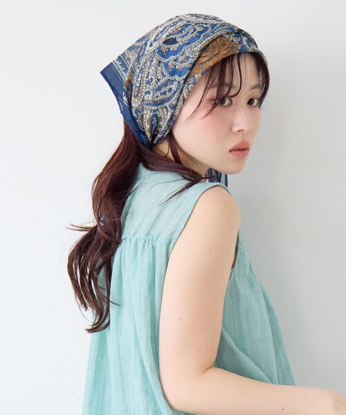 le.coeur blanc（ルクールブラン）の「《WEB限定アイテム》シフォンアソート柄スカーフ（バンダナ/スカーフ・レディース・ブラウン系その他2/ブルー系その他4/ホワイト系その他・FREE）」の17枚目の写真