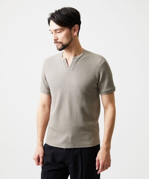 MICHEL KLEIN HOMME (ミッシェルクランオム)の「キーネックウェーブ半袖カットソー(Tシャツ/カットソー・メンズ・ベージュ/ネイビー・MEDIUM/LARGE/X-LARGE)」の2枚目の写真