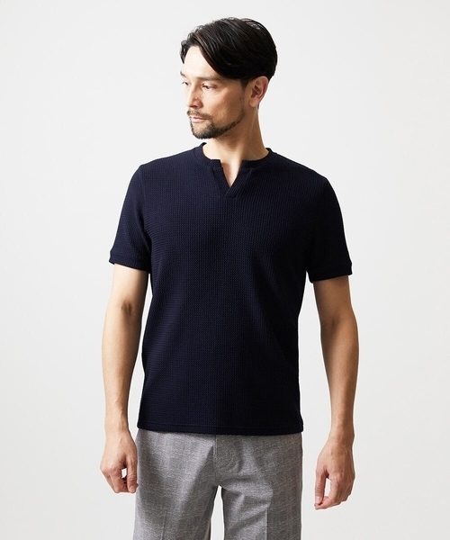 MICHEL KLEIN HOMME (ミッシェルクランオム)の「キーネックウェーブ半袖カットソー(Tシャツ/カットソー・メンズ・ベージュ/ネイビー・MEDIUM/LARGE/X-LARGE)」の1枚目の写真