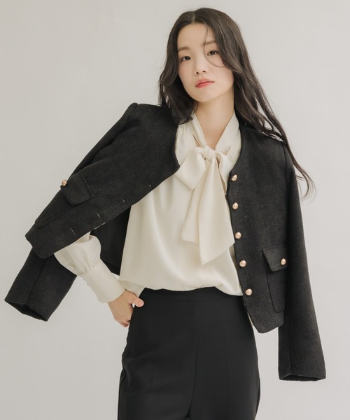 NEUNA（ヌナ）の「スプリングボタンジャケット（ノーカラージャケット・レディース・ライトブルー/アイボリー/ブラック・FREE）」の15枚目の写真