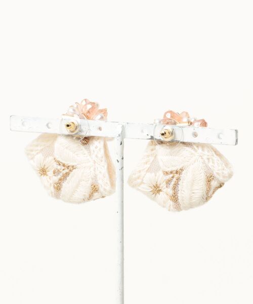 tone（トーン）の「【Lily accessory】インド刺繡ピアス(MA)（ピアス（両耳用）・レディース・ピンク・FREE）」の5枚目の写真