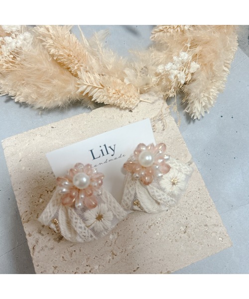 tone（トーン）の「【Lily accessory】インド刺繡ピアス(MA)（ピアス（両耳用）・レディース・ピンク・FREE）」の2枚目の写真