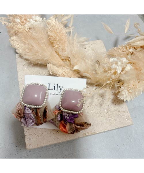 tone（トーン）の「【Lily accessory】インド刺繡ピアス(MA)（ピアス（両耳用）・レディース・ピンク・FREE）」の4枚目の写真