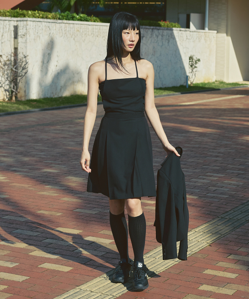 AFTERHOURS(アフターアワーズ)の「BACKLESS STRAP DRESS (BLACK)(ワンピース・レディース・ブラック・FREE)」の3枚目の写真
