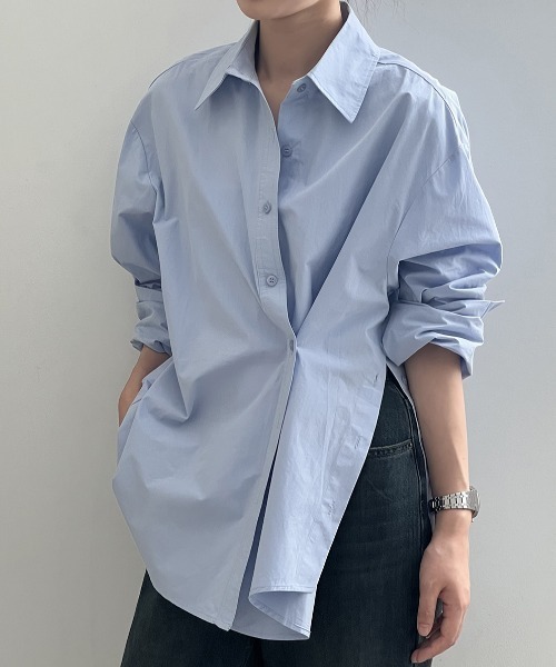 Aelina(エリナ)の「イレギュラースリット長袖シャツ(シャツ/ブラウス・レディース・ホワイト/ブルー・M/L)」の1枚目の写真