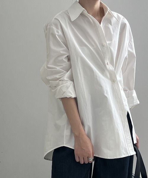 Aelina(エリナ)の「イレギュラースリット長袖シャツ(シャツ/ブラウス・レディース・ホワイト/ブルー・M/L)」の4枚目の写真