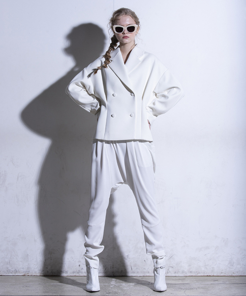GREEDILOUS(グリディアス)の「アイボリーハーフダブルジャケット(テーラードジャケット・レディース・その他・S/M/L/XS)」の4枚目の写真