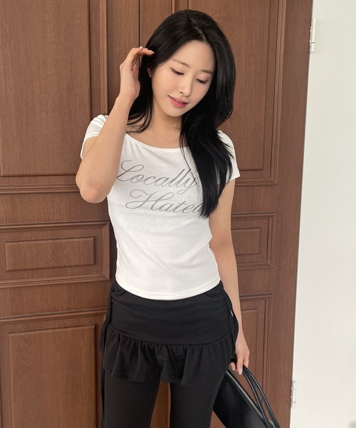 UNE MANSION(ユヌマンション)の「レタリングデザイン2WAYTシャツカットソー(Tシャツ/カットソー・レディース・ブラック/ホワイト・FREE)」の2枚目の写真