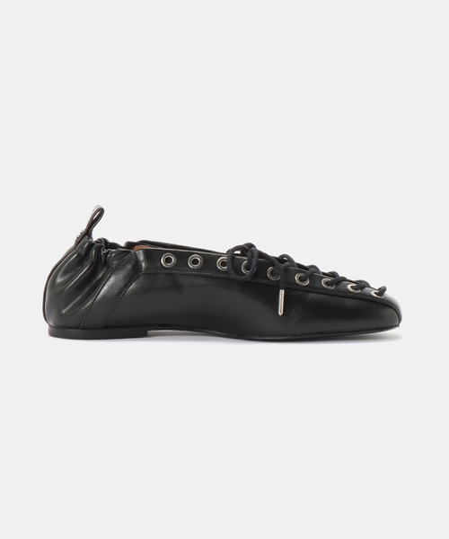 GANNI(ガニー)の「GANNI / ガニー Eyelets Lace Up Ballerina Crinkle(バレエシューズ・レディース・ブラック・37/36)」の4枚目の写真