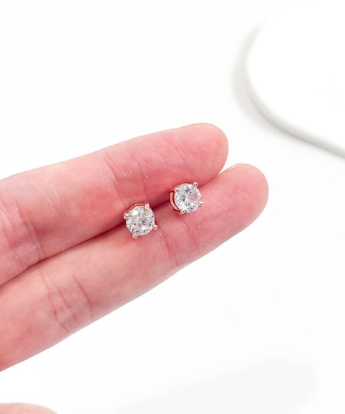 yu-ka(ユーカ)の「YU-KA:ビジュースタッドピアス Jewel stud earrings(ピアス(両耳用)・レディース・シルバー/ゴールド/ピンクゴールド・FREE)」の4枚目の写真