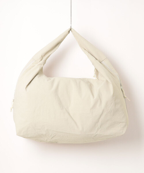 gossara(ゴサラ)の「【見た目以上の収納力】BIGワンショルダーBAG(ショルダーバッグ・レディース・ネイビー/アイボリー・FREE)」の6枚目の写真
