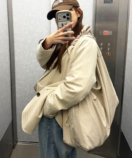 gossara(ゴサラ)の「【見た目以上の収納力】BIGワンショルダーBAG(ショルダーバッグ・レディース・ネイビー/アイボリー・FREE)」の17枚目の写真