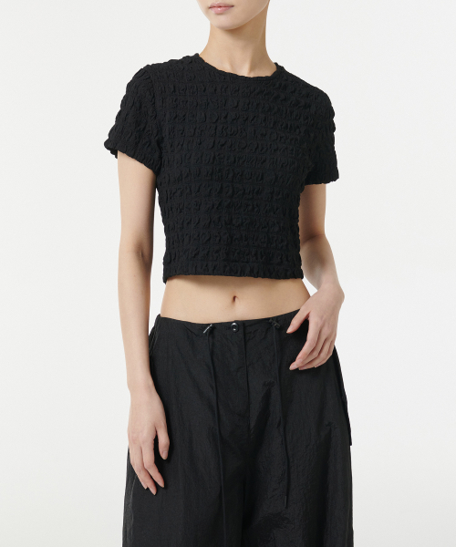MUSINSA STANDARD WOMAN（ムシンサスタンダードウーマン）の「ウィメンズスモークドクロップTシャツ[ブラック]（Tシャツ/カットソー・レディース・その他・SMALL/MEDIUM/LARGE/X-SMALL）」の2枚目の写真