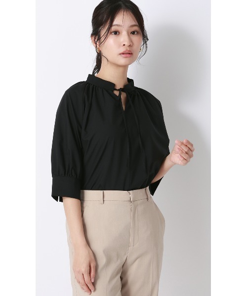 AOYAMA（アオヤマ）の「ハイネックギャザーリボンブラウス【涼】【5分袖】（Tシャツ/カットソー・レディース・キャメル/ブルー/ブラック・L/M）」の4枚目の写真