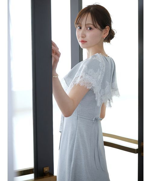 SNIDEL（スナイデル）の「ヘムレースフリルカラーワンピース（ワンピース・レディース・ドット/ダークブラウン/グレー・0/1）」の22枚目の写真