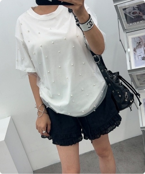 I.O.E（アイオイ）の「[韓国トレンド] チュール×パール2点セットT（Tシャツ/カットソー・レディース・ブラック/ホワイト・FREE）」の11枚目の写真