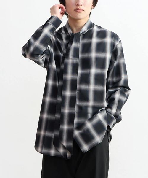 CONVERSE TOKYO(コンバーストウキョウ)の「BOWTIE RELAX SHIRT(シャツ/ブラウス・レディース・その他1/その他2/ブラック/ブルー・MEDIUM/SMALL)」の4枚目の写真