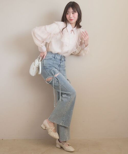 MAJESTIC LEGON(マジェスティックレゴン)の「スリットビジューフレアデニムパンツ(デニムパンツ・レディース・ブルー/グレー/サックスブルー・LARGE/MEDIUM/SMALL/X-SMALL)」の14枚目の写真