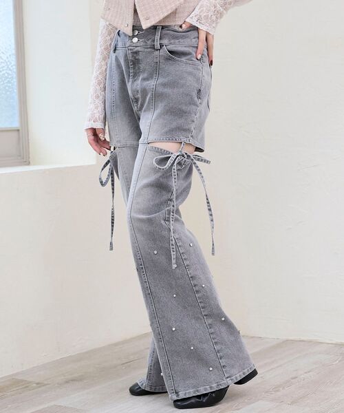 MAJESTIC LEGON(マジェスティックレゴン)の「スリットビジューフレアデニムパンツ(デニムパンツ・レディース・ブルー/グレー/サックスブルー・LARGE/MEDIUM/SMALL/X-SMALL)」の18枚目の写真