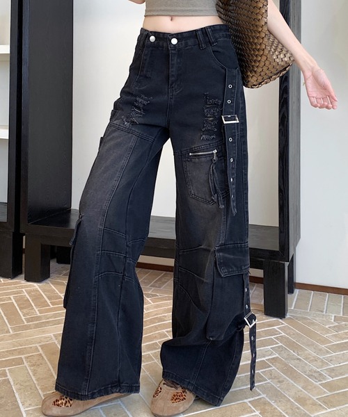 AMAJI(アマジ)の「リボン付き ワイド デニムパンツ(デニムパンツ・レディース・ブルー/ブラック・SMALL/MEDIUM/LARGE/X-LARGE)」の4枚目の写真