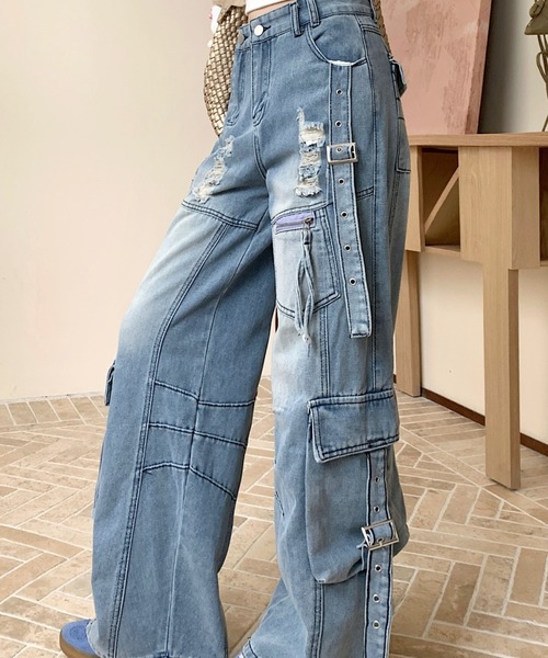 AMAJI(アマジ)の「リボン付き ワイド デニムパンツ(デニムパンツ・レディース・ブルー/ブラック・SMALL/MEDIUM/LARGE/X-LARGE)」の3枚目の写真