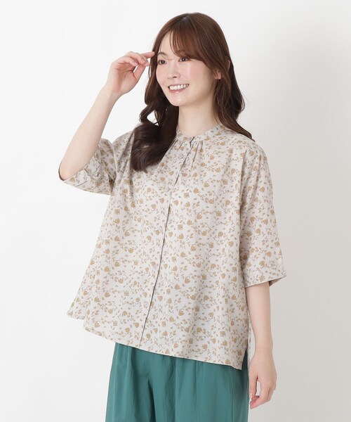 one'sterrace(ワンズテラス)の「キャンブリック 花柄5分袖ブラウス(シャツ/ブラウス・レディース・イエロー系8/アイボリー系8/ブルー系その他7/グリーン系その他6・02)」の4枚目の写真
