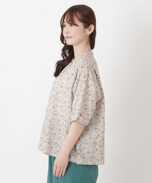 one'sterrace(ワンズテラス)の「キャンブリック 花柄5分袖ブラウス(シャツ/ブラウス・レディース・イエロー系8/アイボリー系8/ブルー系その他7/グリーン系その他6・02)」の18枚目の写真