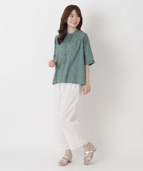one'sterrace(ワンズテラス)の「キャンブリック 花柄5分袖ブラウス(シャツ/ブラウス・レディース・イエロー系8/アイボリー系8/ブルー系その他7/グリーン系その他6・02)」の9枚目の写真