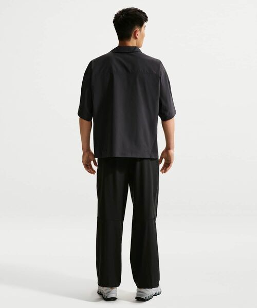 NIKE(ナイキ)の「ナイキ テック ヘリオス メンズ Dri-FIT ショートスリーブ トップ / Nike Tech Helios Men's Dri-FIT Short-Sleeve Top II2351-010 Black(シャツ/ブラウス・メンズ・ブラック・L/S/M/XL/2XL)」の19枚目の写真
