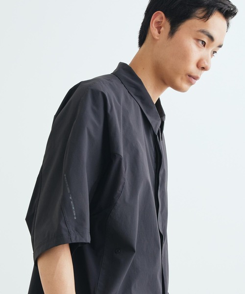 NIKE(ナイキ)の「ナイキ テック ヘリオス メンズ Dri-FIT ショートスリーブ トップ / Nike Tech Helios Men's Dri-FIT Short-Sleeve Top II2351-010 Black(シャツ/ブラウス・メンズ・ブラック・L/S/M/XL/2XL)」の7枚目の写真