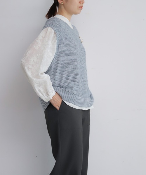 NOMBRE IMPAIR（ノンブルアンペール）の「メタリックヤーン　透かし編みメッシュベスト（ベスト・レディース・グレイッシュブルー/ネイビー・FREE）」の8枚目の写真