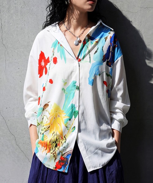 antiqua(アンティカ)の「アート柄 ロングシャツ(シャツ/ブラウス・レディース・ホワイト系その他・ONESIZE)」の1枚目の写真