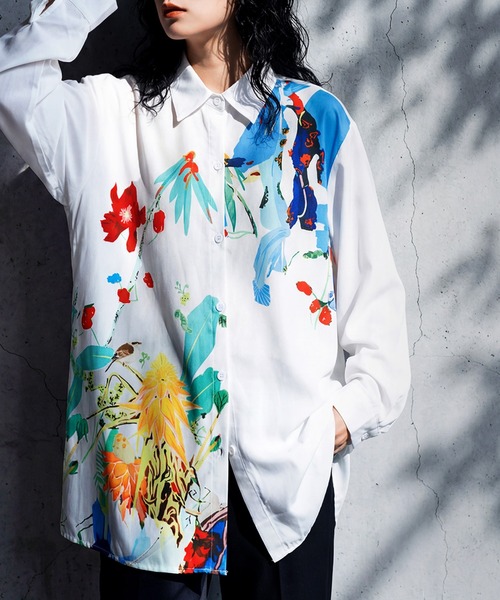 antiqua(アンティカ)の「アート柄 ロングシャツ(シャツ/ブラウス・レディース・ホワイト系その他・ONESIZE)」の2枚目の写真