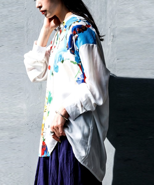 antiqua(アンティカ)の「アート柄 ロングシャツ(シャツ/ブラウス・レディース・ホワイト系その他・ONESIZE)」の5枚目の写真