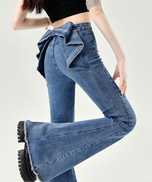 ViViDAY(ビビデー)の「バック立体リボン フレアデニムパンツ(デニムパンツ・レディース・ブルー・L/M/S)」の11枚目の写真