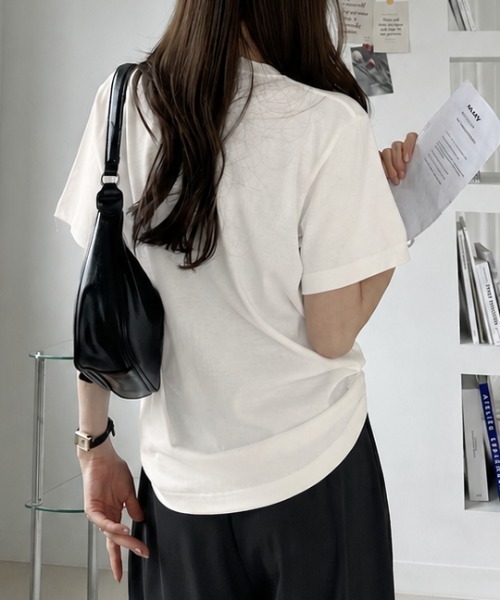 sowme.(ソウミー)の「ラフに着るだけでこなれ感◎ フォトプリント ロゴ ベーシック Tシャツ(Tシャツ/カットソー・レディース・オートミール/ホワイト系その他・SMALL/MEDIUM/LARGE)」の5枚目の写真