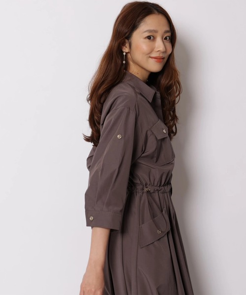 JUSGLITTY(ジャスグリッティー)の「ロールアップシャツワンピース(ワンピース・レディース・ブラウン系その他・2/1/0)」の11枚目の写真
