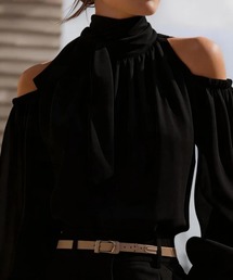 ボリュームスリーブ オフショルダー」に該当するシャツ/ブラウス