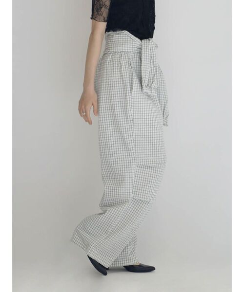 :ETHROF(イーサオブ)の「2WAY WAIST-WRAP SOCCER CHECK PANTS(その他パンツ・レディース・グレー/アイボリー・MEDIUM)」の8枚目の写真