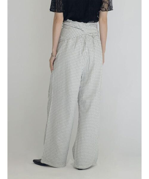 :ETHROF(イーサオブ)の「2WAY WAIST-WRAP SOCCER CHECK PANTS(その他パンツ・レディース・グレー/アイボリー・MEDIUM)」の9枚目の写真