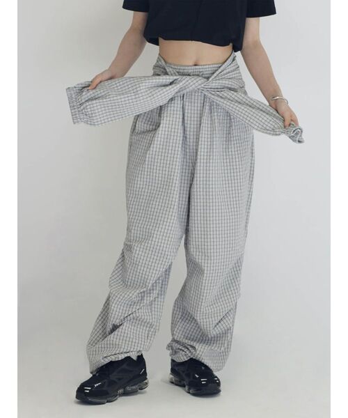 :ETHROF(イーサオブ)の「2WAY WAIST-WRAP SOCCER CHECK PANTS(その他パンツ・レディース・グレー/アイボリー・MEDIUM)」の13枚目の写真