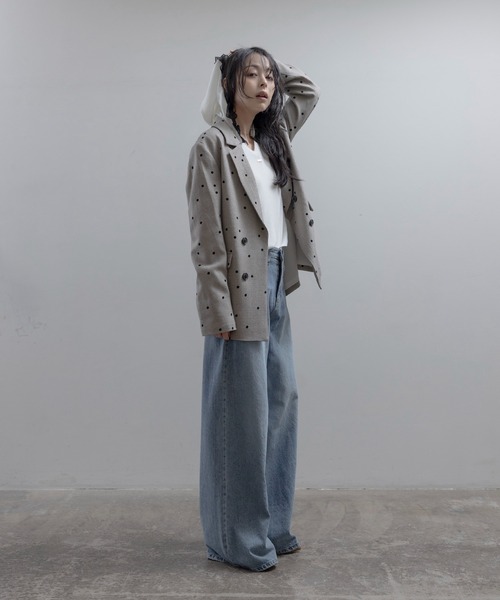 Eimee Law(エイミーロウ)の「フリルフーディーリブニット(ニット/セーター・レディース・アイボリー/ダークグレー/レッド/ブラック・FREE)」の9枚目の写真